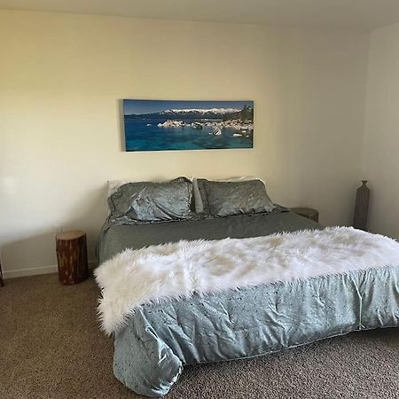 אינקליין וילג' Tahoe Lake View Hill Top Retreat מראה חיצוני תמונה